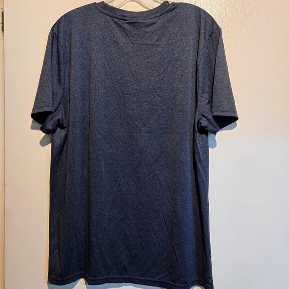 Super Mario T-Shirt Nintendo 2019 Size Medium Read - Picture 5 of 7